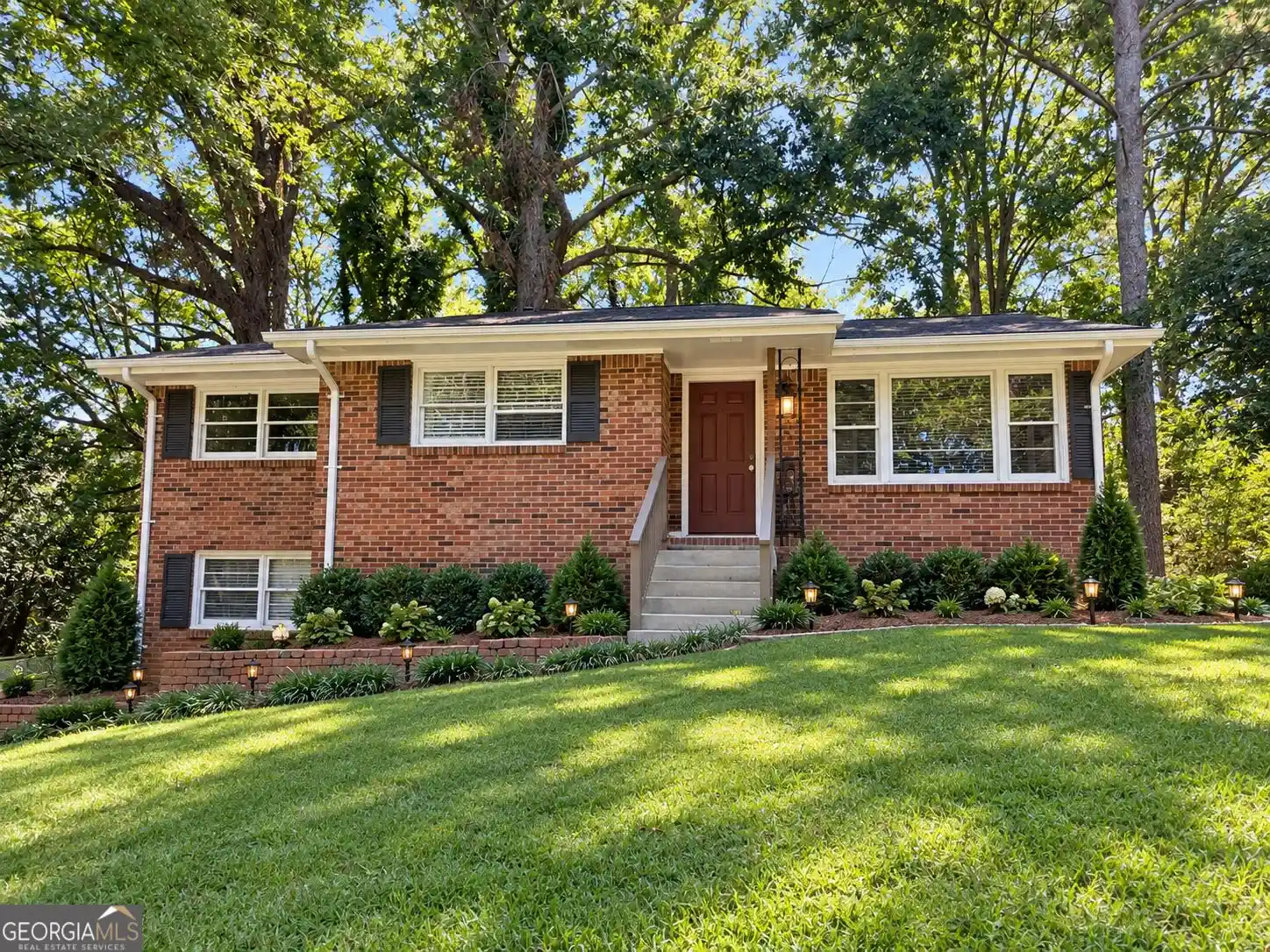 Photo 1 of Single family home for sale at 1724 E Mercer Dr, Griffin, GA 30223 | MLS# 10872340 | Listing updated on 2026-10-20