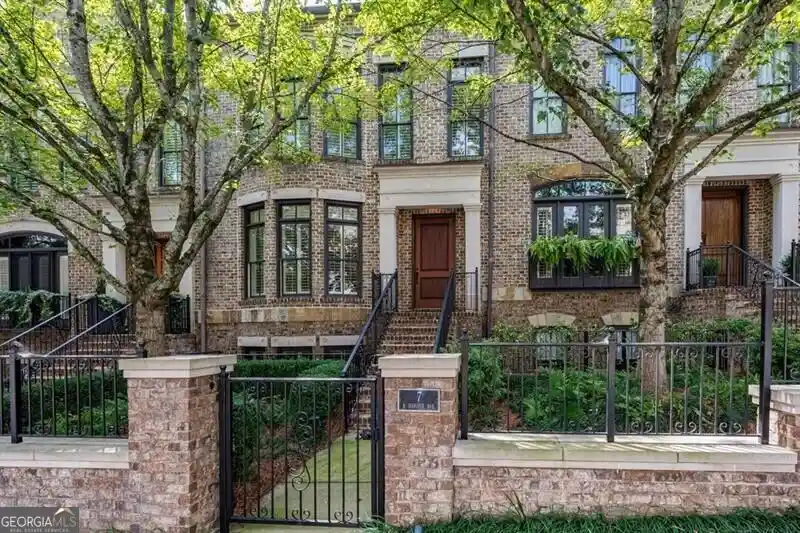 Townhouse for sale at 8 Honour Ave NW #7, Atlanta, GA 30305 | MLS# 10876558