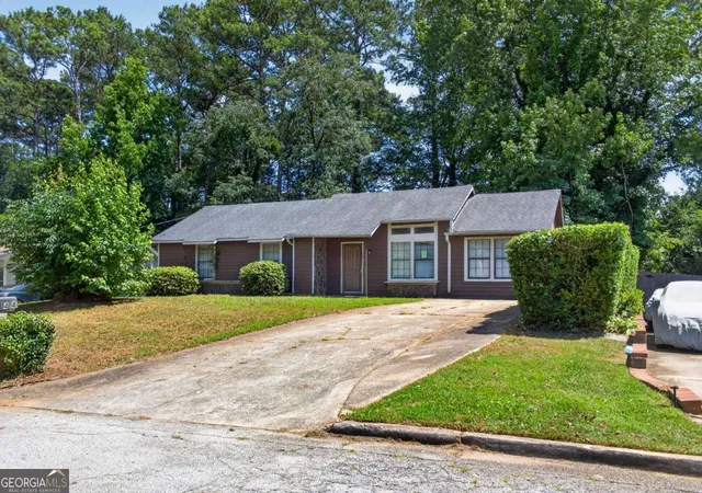 1st image of 2414 Leslie Brook Dr, Decatur, GA 30035 | MLS# 10786043