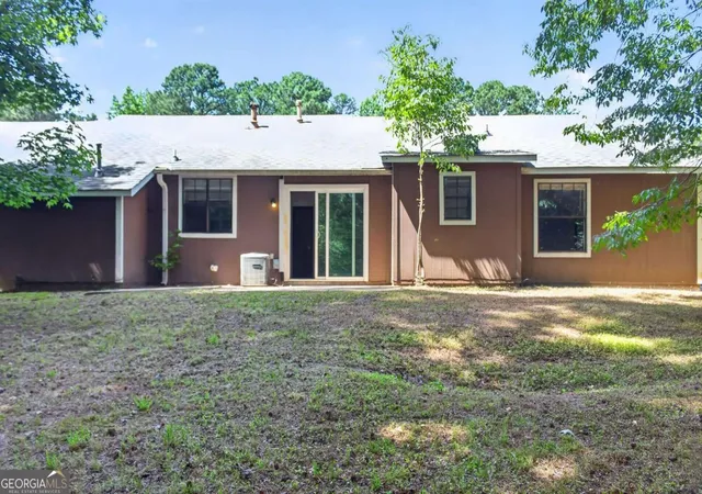 4th image of 2414 Leslie Brook Dr, Decatur, GA 30035 | MLS# 10786043