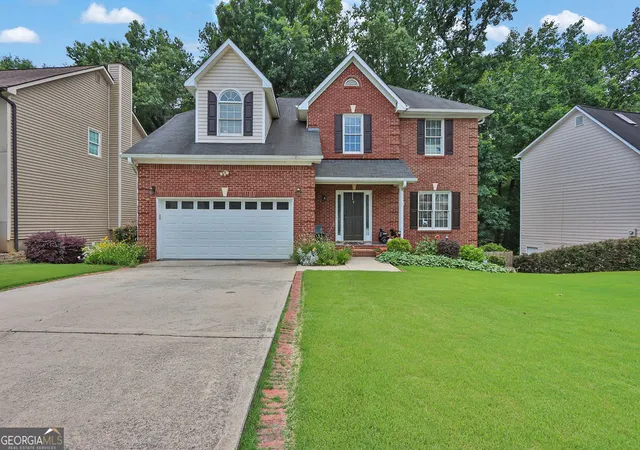 Photo 1 of Single family home for sale at 3960 Oak Park Dr, Suwanee, GA 30024 | MLS# 10788295 | Listing updated on 2026-08-04