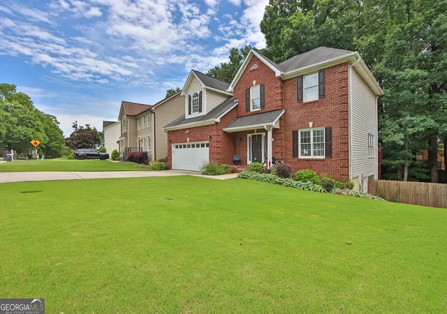 Photo 3 of Single family home for sale at 3960 Oak Park Dr, Suwanee, GA 30024 | MLS# 10788295 | Listing updated on 2026-08-04