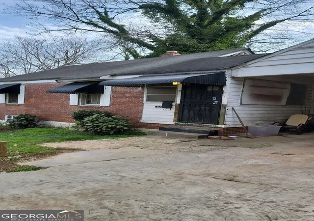 Photo 3 of Single family home for sale at 1070 Camilla St Sw, Atlanta, GA 30314 | MLS# 10688282 | Listing updated on 2026-10-05