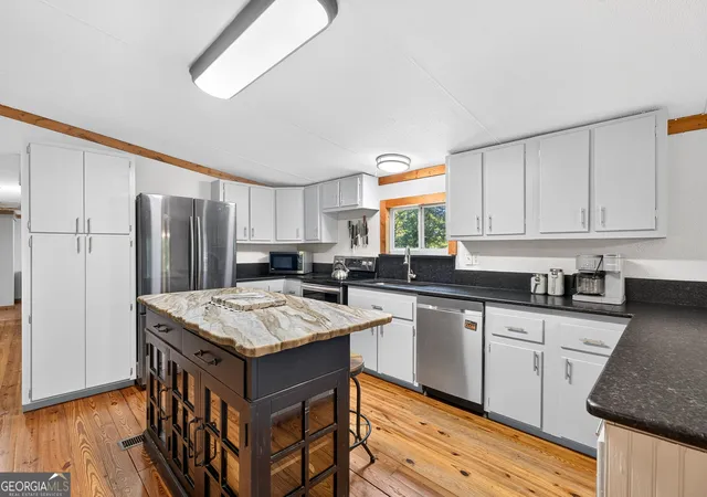 Photo 3 of Manufactured home for sale at 110 Hickory Hills Rd, Ellijay, GA 30540 | MLS# 10834307 | Listing updated on 2026-09-10