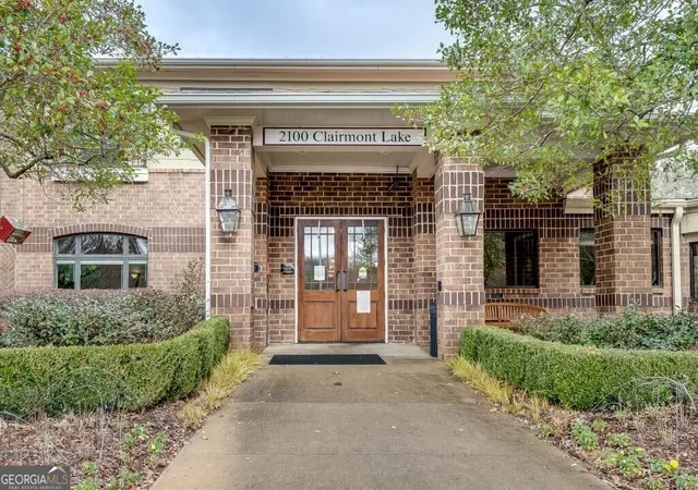 Photo 3 of Condo for sale at 1800 Clairmont Lake #A623, Decatur, GA 30033 | MLS# 10835050 | Listing updated on 2026-09-11
