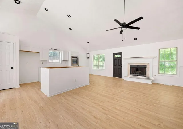 Photo 2 of Single family home for sale at 2620 Abbotts Glen Dr NW, Acworth, GA 30101 | MLS# 10820284 | Listing updated on 2026-10-08