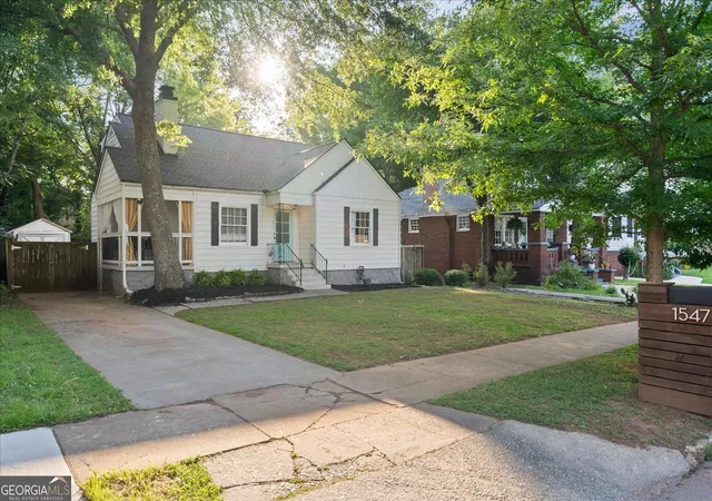Photo 2 of Single family home for sale at 1547 Melrose Dr Sw, Atlanta, GA 30310 | MLS# 10821906 | Listing updated on 2026-09-17