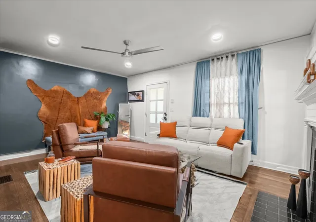 Photo 4 of Single family home for sale at 1547 Melrose Dr Sw, Atlanta, GA 30310 | MLS# 10821906 | Listing updated on 2026-09-17
