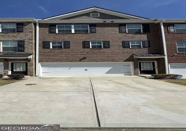 Townhouse for sale at 3025 Westpoint Cir, Snellville, GA 30078 | MLS# 10826413