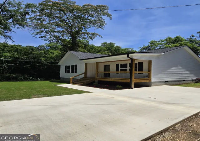 Homes for sale in Summerville, GA | 121 Lewis St, Summerville, GA 30747 | MLS# 10778188