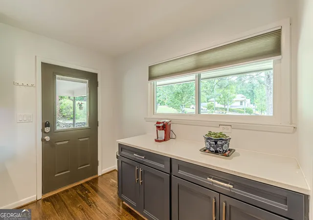 4th image of 3499 Fairway Dr, Atlanta, GA 30337 | MLS# 10818393