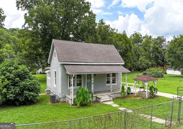 3rd image of 227 Newcomb St, Rockmart, GA 30153 | MLS# 10808028