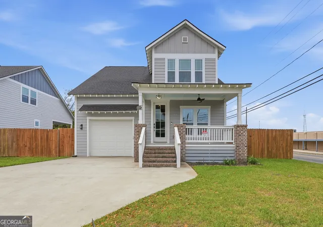Photo 2 of Single family home for sale at 2001 E 38th Street, Savannah, GA 31404 | MLS# 10717305 | Listing updated on 2026-09-08