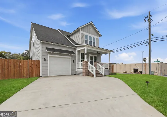 Photo 4 of Single family home for sale at 2001 E 38th Street, Savannah, GA 31404 | MLS# 10717305 | Listing updated on 2026-09-08