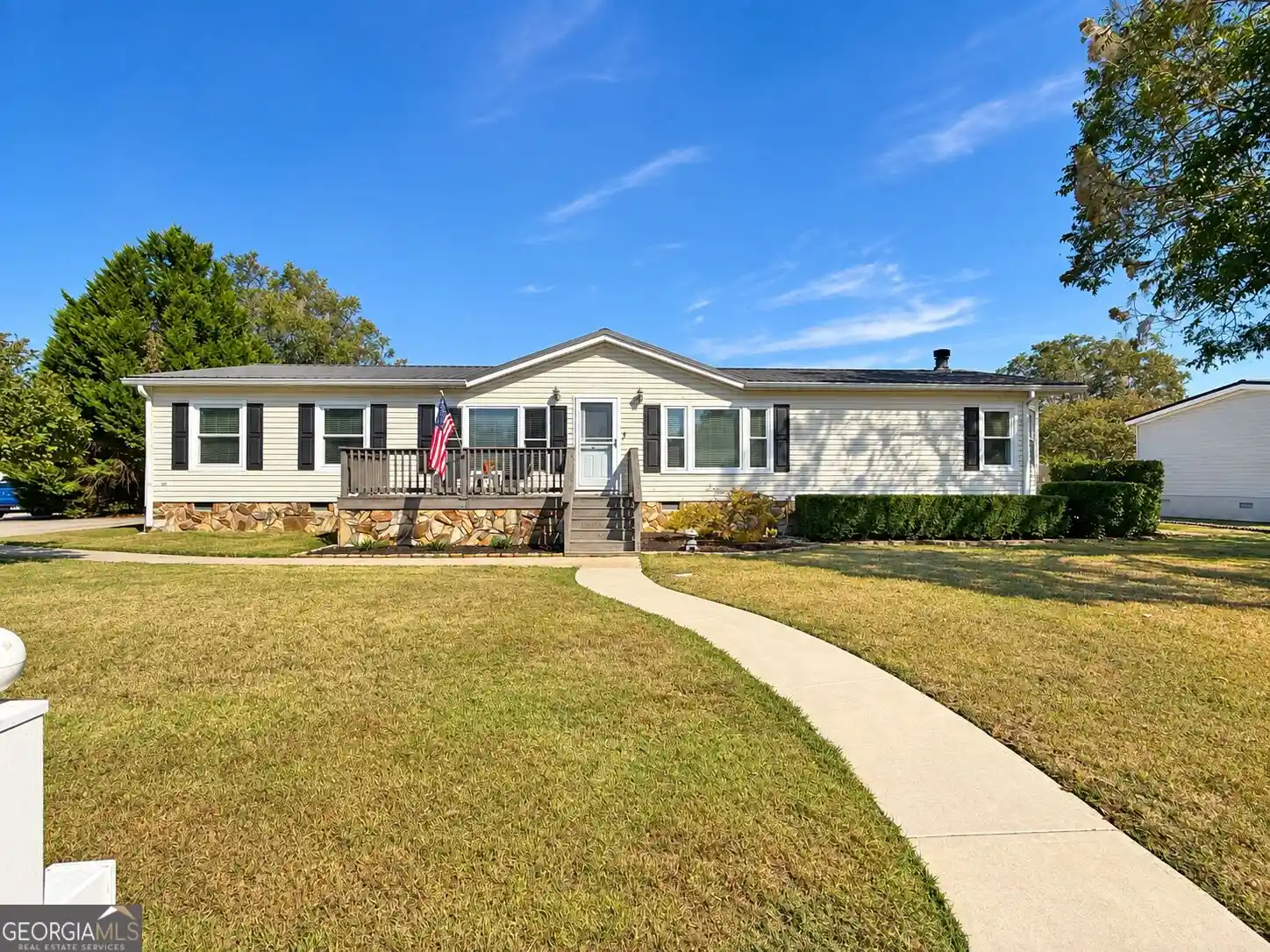 Photo 1 of Sale Pending at 300 Arrlington Bnd, Byron, GA 31008 | MLS# 10857350 | Listing updated on 2026-10-04