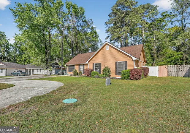Photo 2 of Single family home for sale at 6 N Nicholson Cir, Savannah, GA 31419 | MLS# 10793279 | Listing updated on 2026-07-09