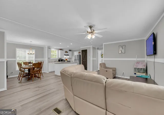 Photo 3 of Manufactured home for sale at 818 N Holcomb Dr, Martin, GA 30557 | MLS# 10822510 | Listing updated on 2026-09-19