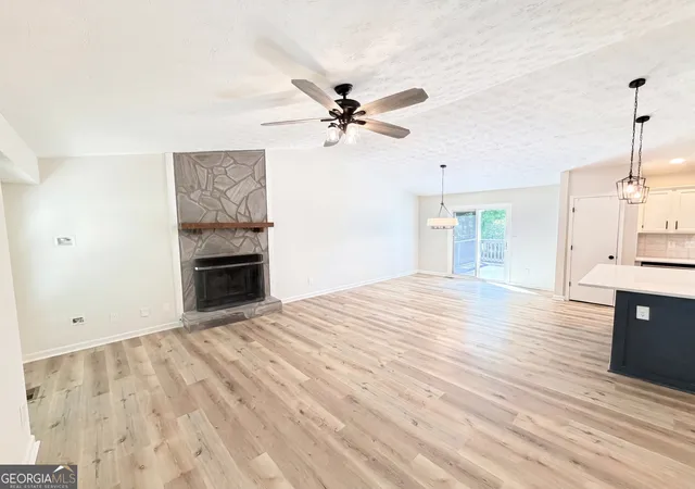 Photo 3 of Single family home for sale at 1327 Towne Harbor Trl, Woodstock, GA 30189 | MLS# 10737309 | Listing updated on 2026-09-18