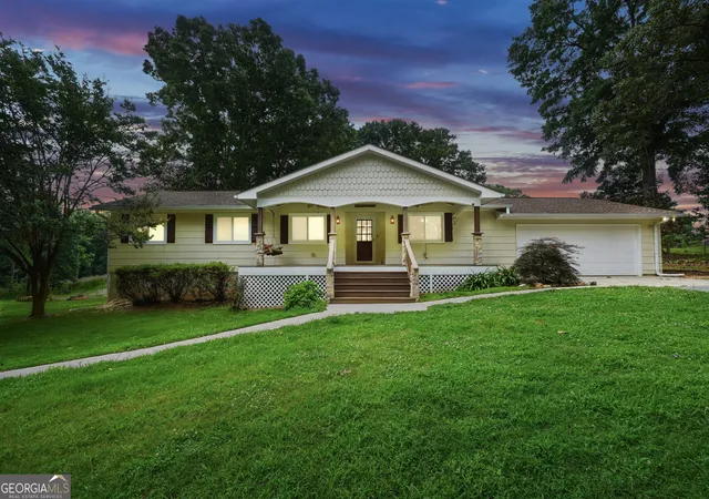 2nd image of 122 E Knight Rd, Mcdonough, GA 30252 | MLS# 10817133