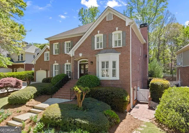 Photo 3 of Mansion for sale at 960 Allen Lake Ln, Suwanee, GA 30024 | MLS# 10829730 | Listing updated on 2026-09-17