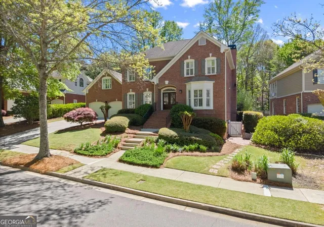 Photo 4 of Single family home for sale at 960 Allen Lake Ln, Suwanee, GA 30024 | MLS# 10829730 | Listing updated on 2026-10-22