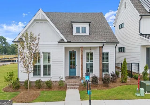 2nd image of 1020 Eastman Ct, Hoschton, GA 30548 | MLS# 10823463