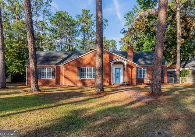 Photo 2 of Single family home for sale at 707 Euclid Ave, Waycross, GA 31501 | MLS# 10822259 | Listing updated on 2026-08-28