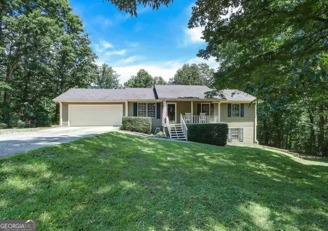3rd image of 5361 Hog Mountain Rd, Flowery Branch, GA 30542 | MLS# 10754512