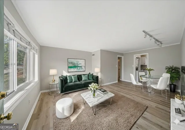 Listing Photo 4 - Condo for sale in building located at 101 Ardmore Pl NW, Atlanta, GA 30309 - Unit #3