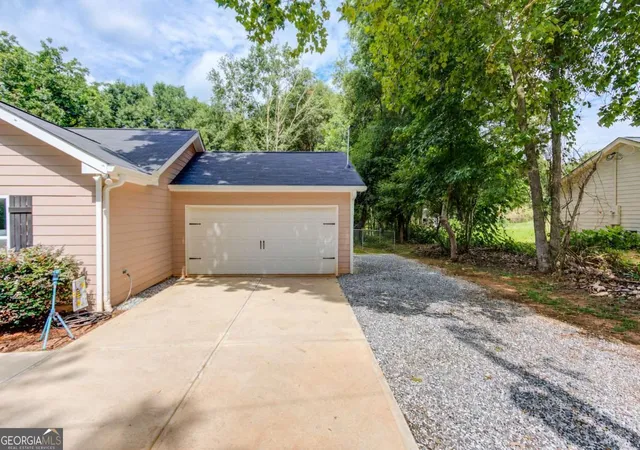 Photo 3 of Single family home for sale at 418 Starrs Bridge Rd, Canon, GA 30520 | MLS# 10825657 | Listing updated on 2026-09-23