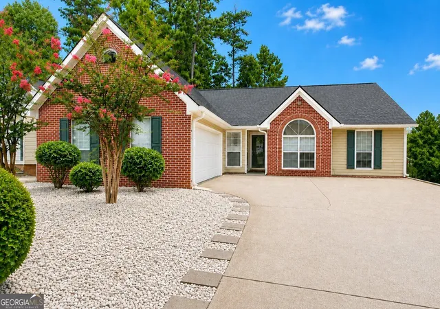 1st image of 5165 Sterling Trace Ct Nw, Lilburn, GA 30047 | MLS# 10824462