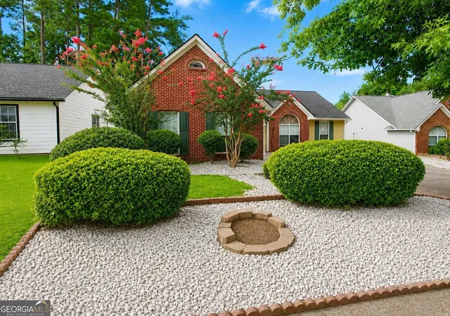 Photo 3 of Single family home for sale at 5165 Sterling Trace Ct Nw, Lilburn, GA 30047 | MLS# 10824462 | Listing updated on 2026-08-26