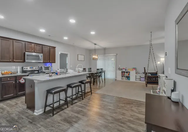 4th image of 7210 Ashley Falls Ct, Douglasville, GA 30134 | MLS# 10800152