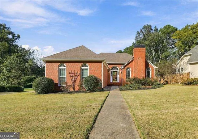 Photo 1 of Single family home for sale at 604 Spring Ridge Dr Nw, Kennesaw, GA 30144 | MLS# 10878238 | Listing updated on 2026-10-30