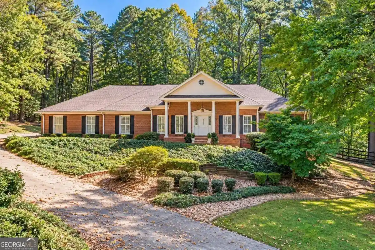 Photo 1 of Single family home for sale at 535 Autumn Wood Close, Roswell, GA 30075 | MLS# 10873882 | Listing updated on 2026-10-30