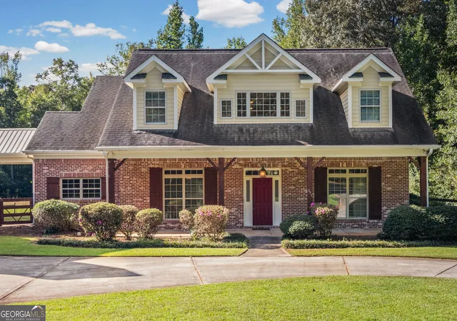 Single family home for sale at 571 Hood Rd, Newnan, GA 30263 | MLS# 10854323