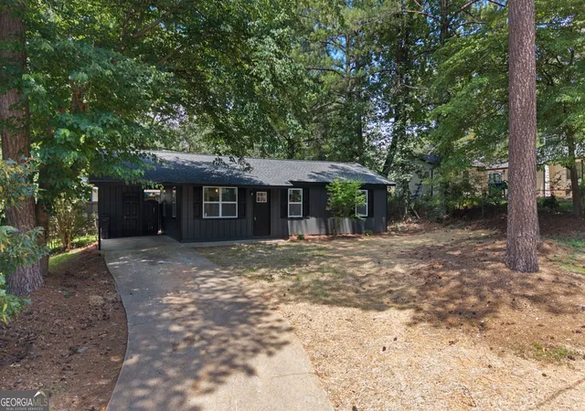 Photo 2 of Sale Pending at 4211 Dustin Dr, Acworth, GA 30101 | MLS# 10787855 | Listing updated on 2026-10-20