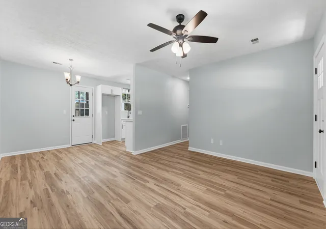 Photo 4 of Sale Pending at 4211 Dustin Dr, Acworth, GA 30101 | MLS# 10787855 | Listing updated on 2026-10-20
