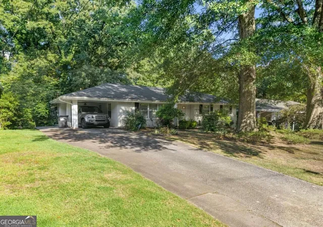 3rd image of 2834 S Clark Dr, East Point, GA 30344 | MLS# 10829696