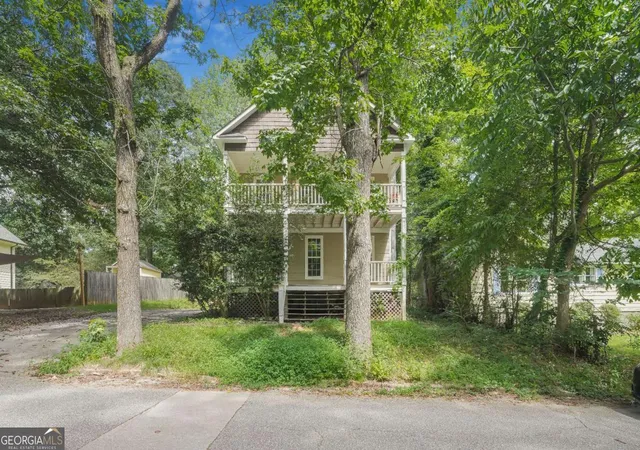 Photo 2 of Single family home for sale at 481 Pine Dr, Stone Mountain, GA 30083 | MLS# 10819836 | Listing updated on 2026-09-16