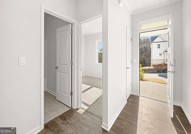 Photo 4 of Single family home for sale at 4092 Peregrine Wy, Gainesville, GA 30506 | MLS# 10788790 | Listing updated on 2026-10-09