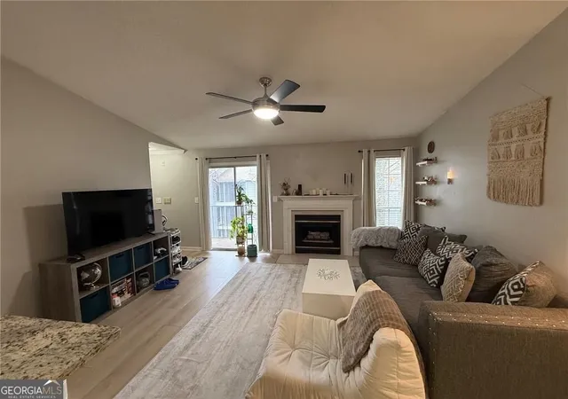 Photo 4 of Condo for sale at 324 Granville Ct, Sandy Springs, GA 30328 | MLS# 10831624 | Listing updated on 2026-10-20