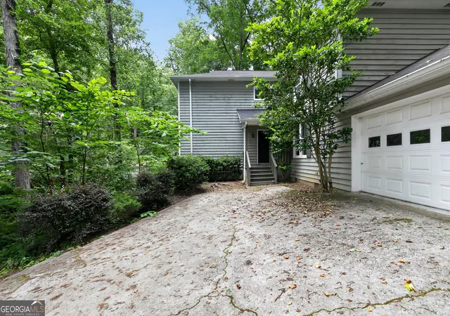 3rd image of 7127 Riverside Dr, Atlanta, GA 30328 | MLS# 10782169