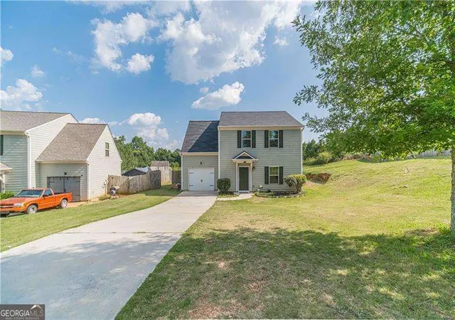 Photo 3 of Single family home for sale at 707 Nonsuch Ct, Winder, GA 30680 | MLS# 10820219 | Listing updated on 2026-08-20
