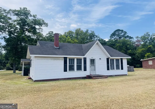 Photo 1 of Sale Pending at 223 E Howard St, Glennville, GA 30427 | MLS# 10811518 | Listing updated on 2026-07-24