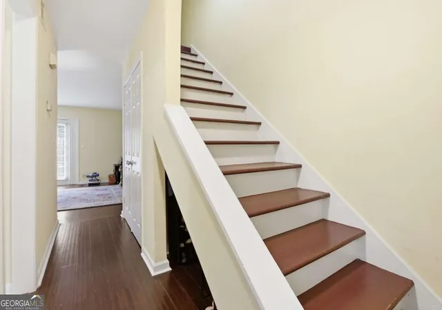 Listing Photo 5 - Condo for sale in building located at 2524 Bradford Sq NE, Atlanta, GA 30345
