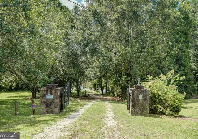 Photo 3 of Single family home for sale at 215 Wessmanor Dr, Bowdon, GA 30108 | MLS# 10830849 | Listing updated on 2026-09-17