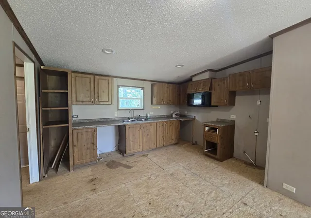 2nd image of 542 Nails Creek Xing, Royston, GA 30662 | MLS# 10825679