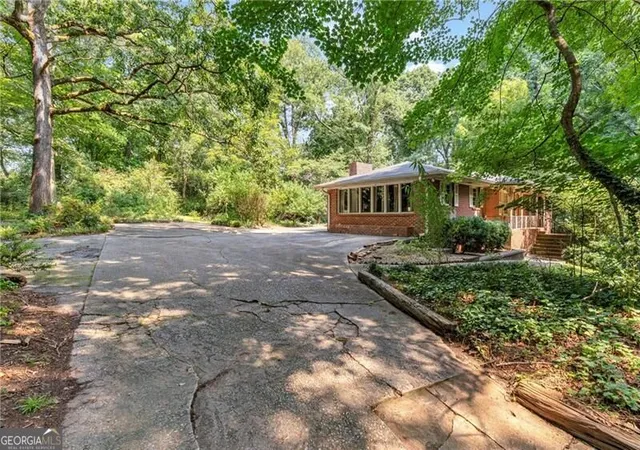 Photo 3 of Single family home for sale at 39 Harmony Grv Rd, Lilburn, GA 30047 | MLS# 10821481 | Listing updated on 2026-08-21