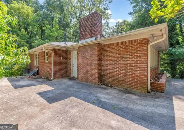 Photo 4 of Single family home for sale at 39 Harmony Grv Rd, Lilburn, GA 30047 | MLS# 10821481 | Listing updated on 2026-08-21